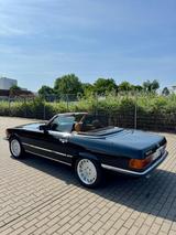 Mercedes-Benz SL 560 Oldtimer / Schwarz / restauriert - schwarze Mercedes-Benz SL 560