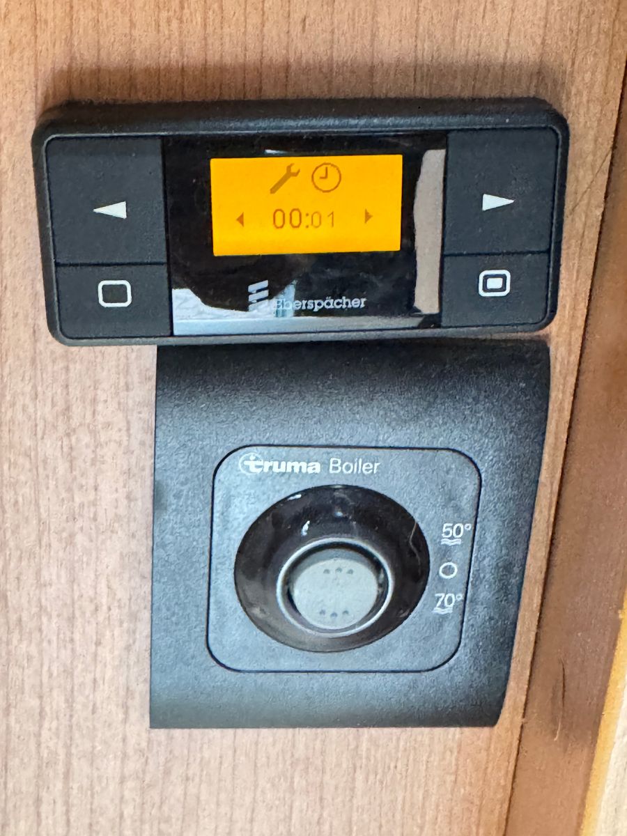 Fahrzeugabbildung Chausson Flash 02 Ford Transit 2.2 KAMERA STANDHEIZUNG TV