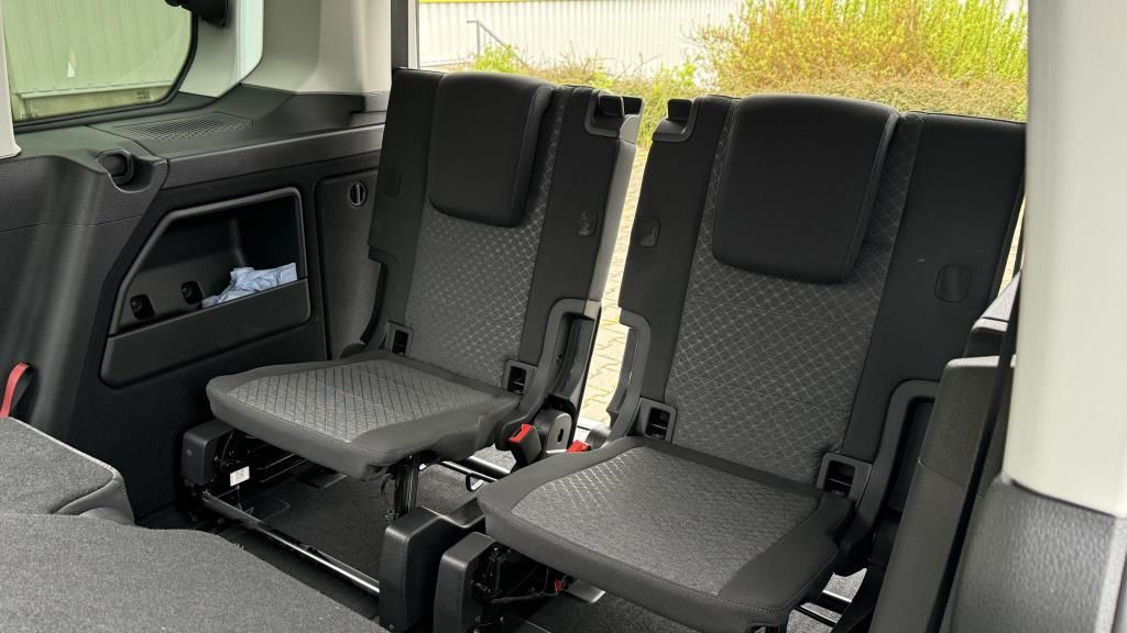 Autohaus Zimpel - Ford Tourneo Connect Titanium 1.5 Kamera+Klimaautomat - Bild 13 Autohaus Zimpel - Ford Tourneo Connect Titanium 1.5 Kamera+Klimaautomat - Bild 13