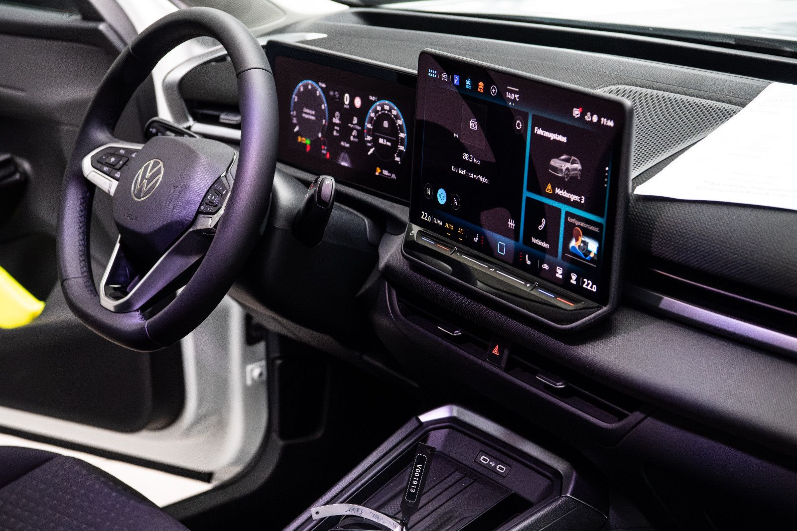 Fahrzeugabbildung Volkswagen T-Roc New Model Life 1.5l TSI DSG ACC APP Kamera