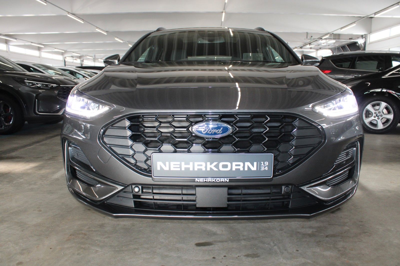 Fahrzeugabbildung Ford Focus ST-Line X Aut. LED ACC Leder Pano HUD Wint