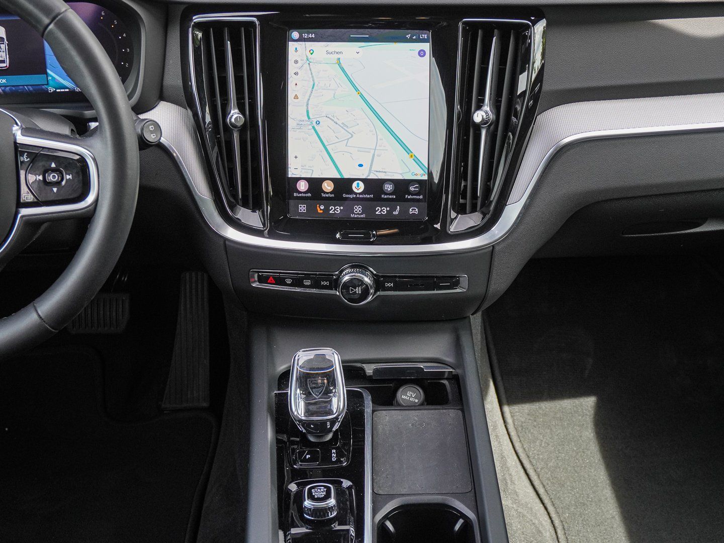 Volvo V60 Cross Country B4 D AWD Plus Bright PANO AHK foto 13
