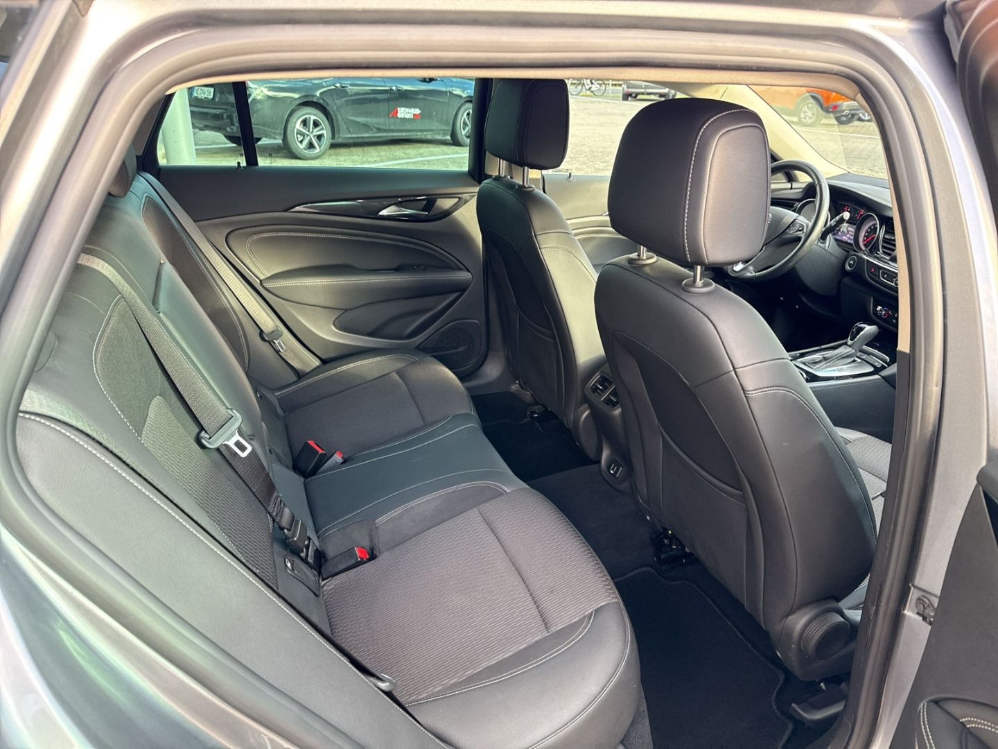 Fahrzeugabbildung Opel Insignia B INNOVATION INSIGNIA 1.5 Sports Tourer