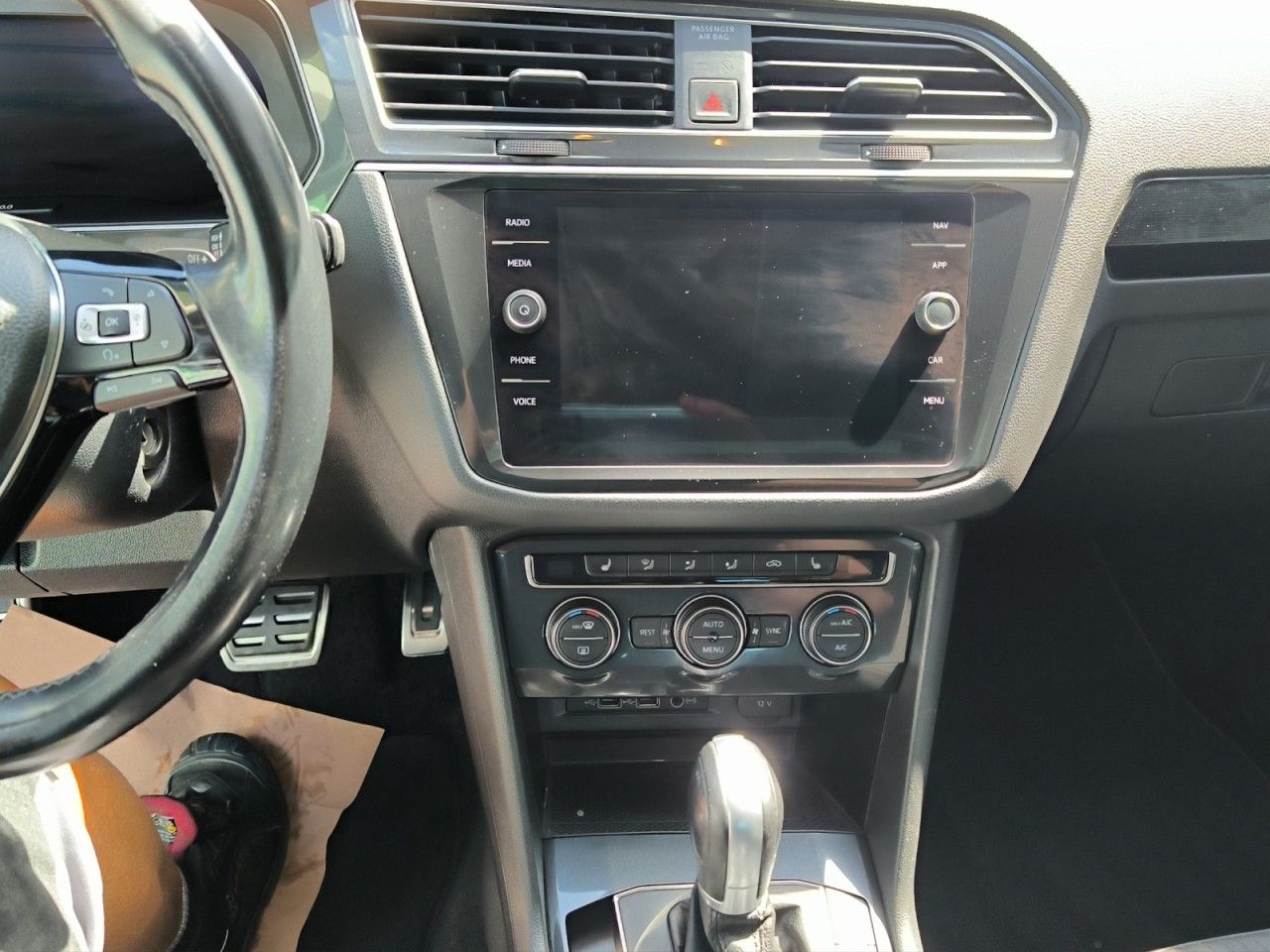 VW Tiguan Sound 4Motion AHK Navi - Bild 17