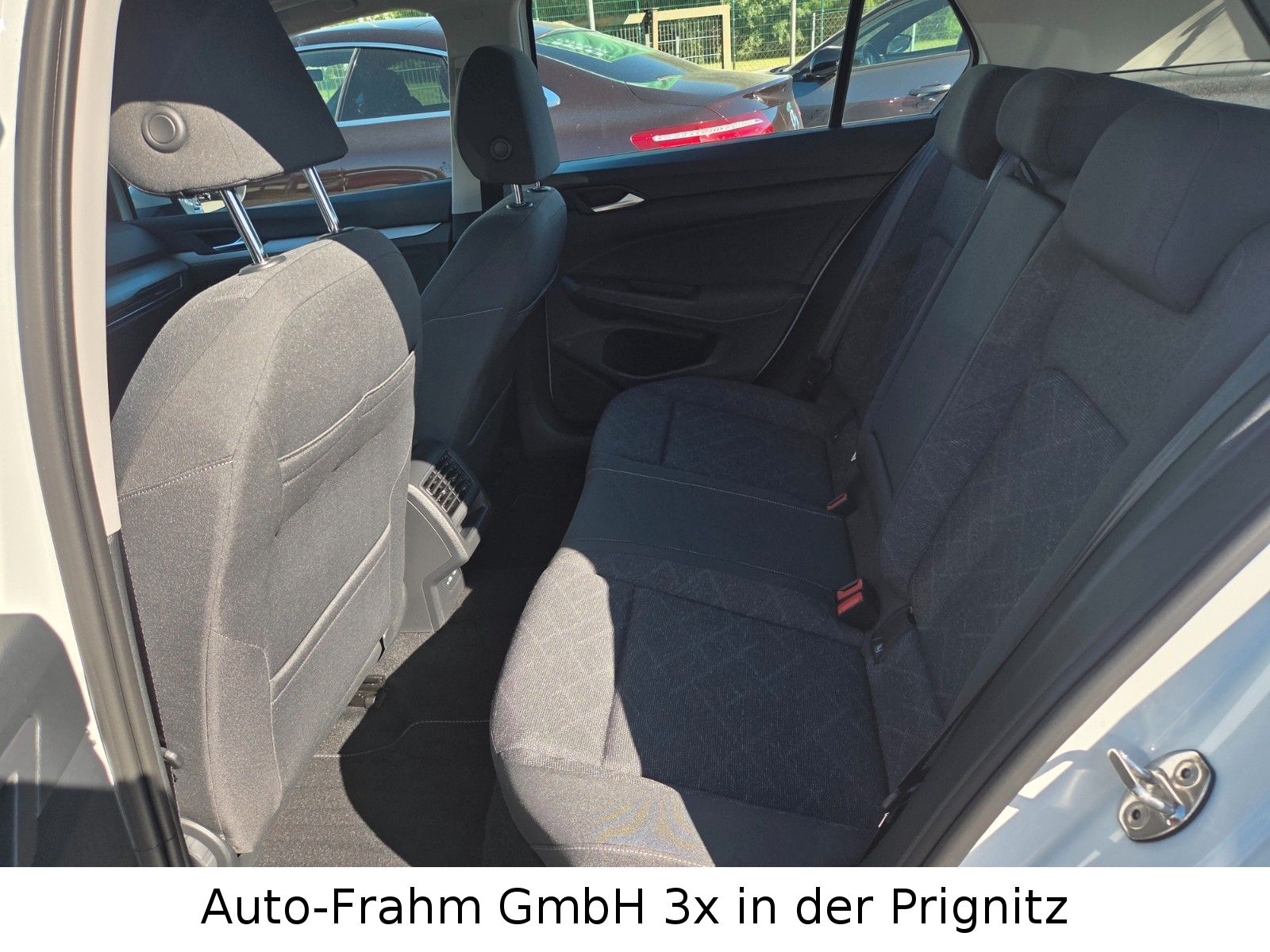 Volkswagen Golf VIII Lim. Life eTSI LED NAVI foto 22