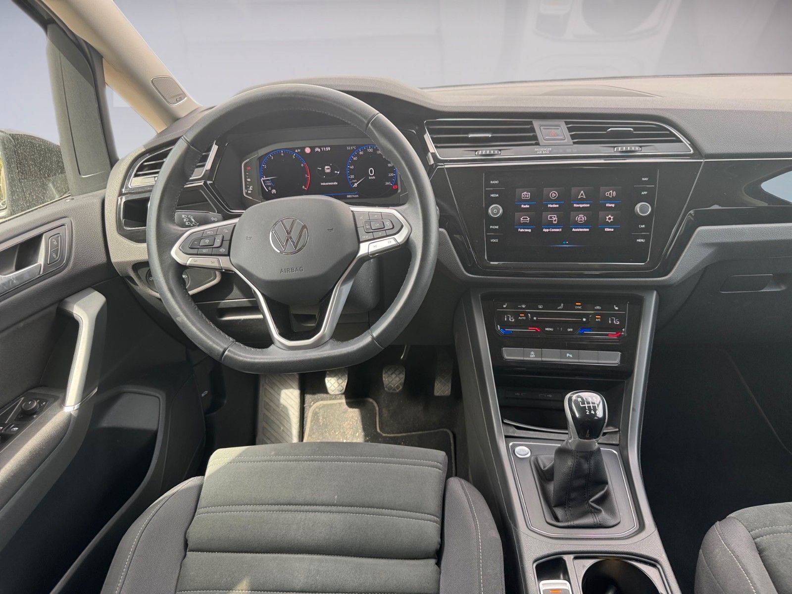 Fahrzeugabbildung Volkswagen Touran Comfortline 1.5 TSI
