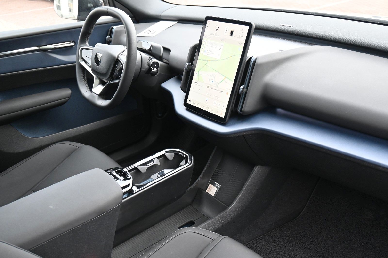 Fahrzeugabbildung Volvo EX30 Single Motor Extended Range Ultra*ACC*PANO