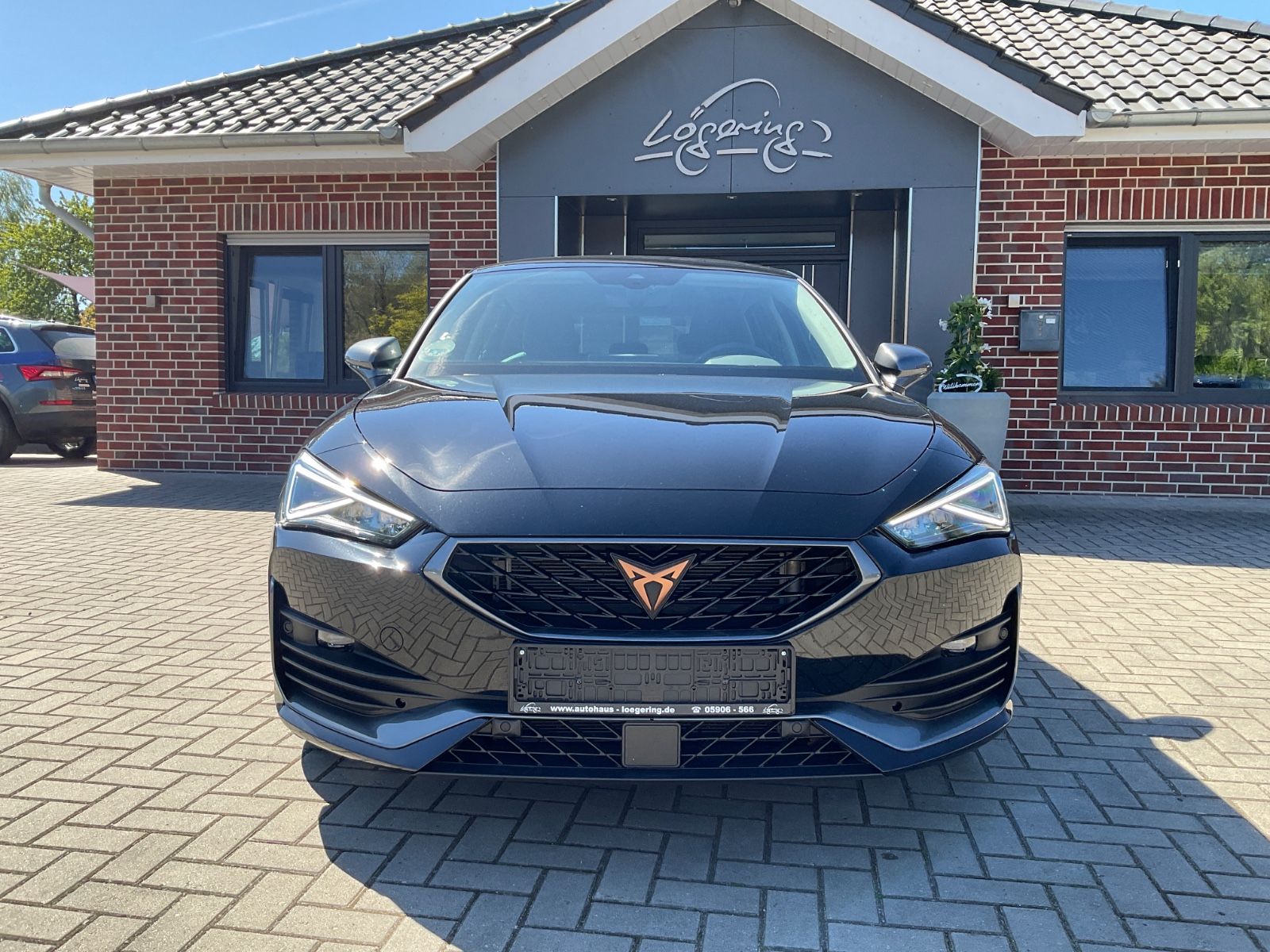 Fahrzeugabbildung CUPRA Leon 1.5 eTSI DSG,Kamera,Navi,LED,Carplay,ACC
