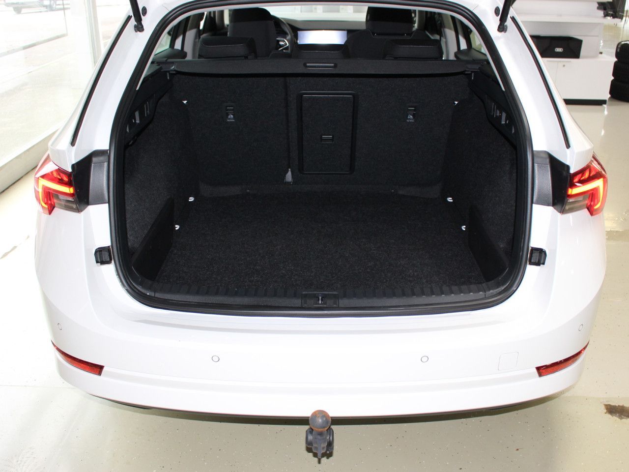 Fahrzeugabbildung SKODA Octavia Combi 1.5 TSI e-TEC Style AHK/ACC/Navi