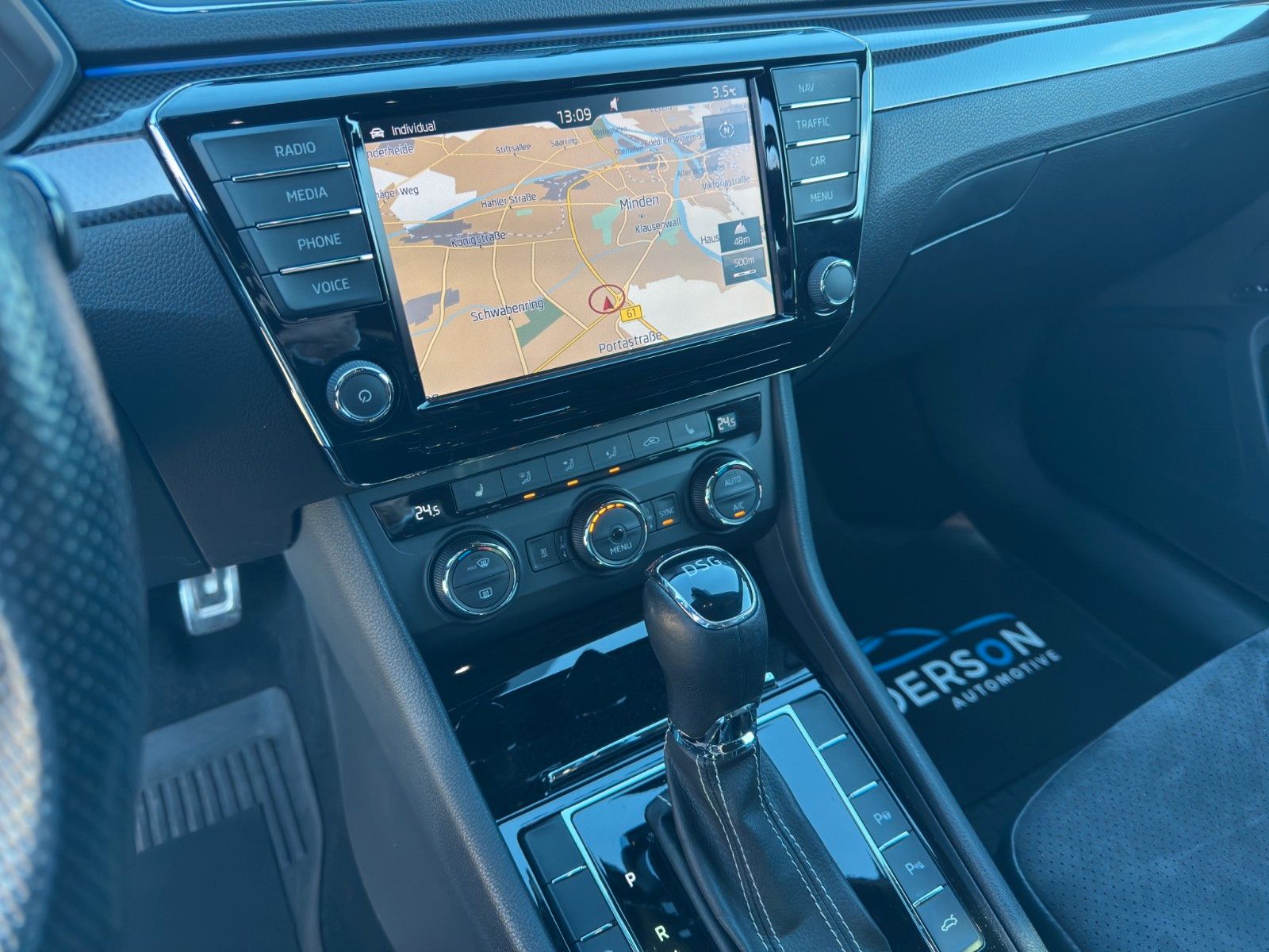 Fahrzeugabbildung SKODA SUPERB COMBI SPORTL 2.0TDI ACC MEMORY CANTON