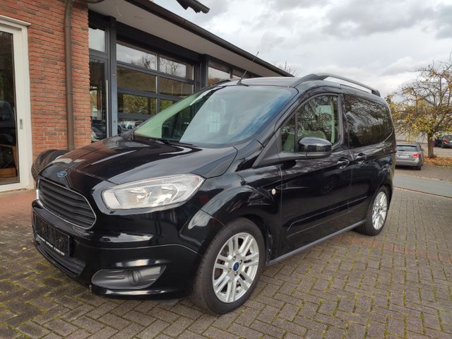 Ford Tourneo Courier Titanium 1. Hand