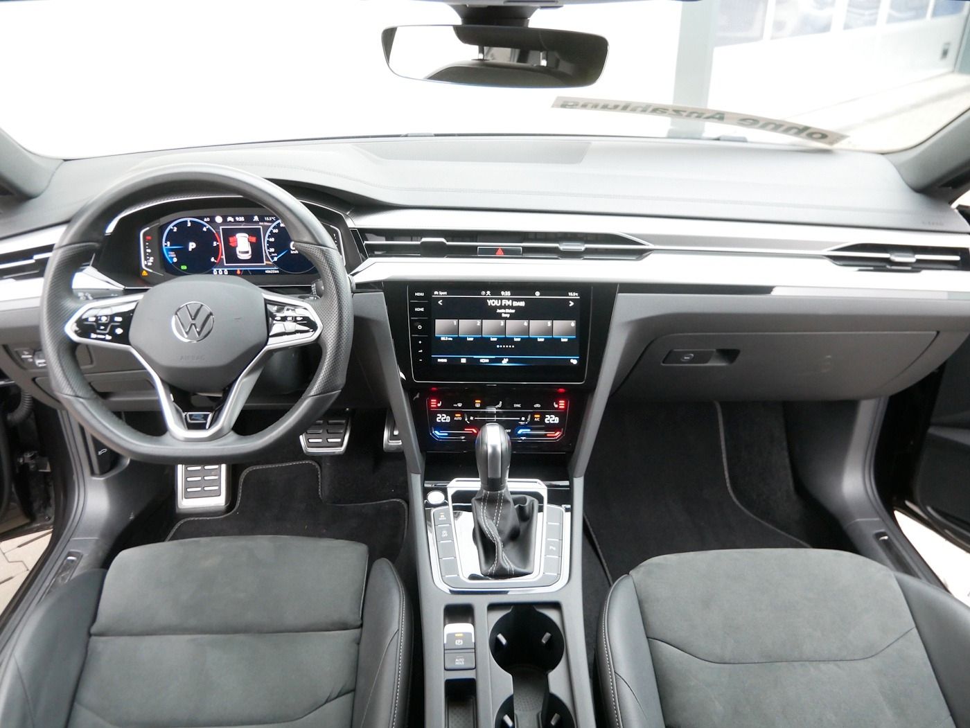 Fahrzeugabbildung Volkswagen Arteon SB 2.0 R-Line DSG AHK MATRIX NAVI SHZ ALU