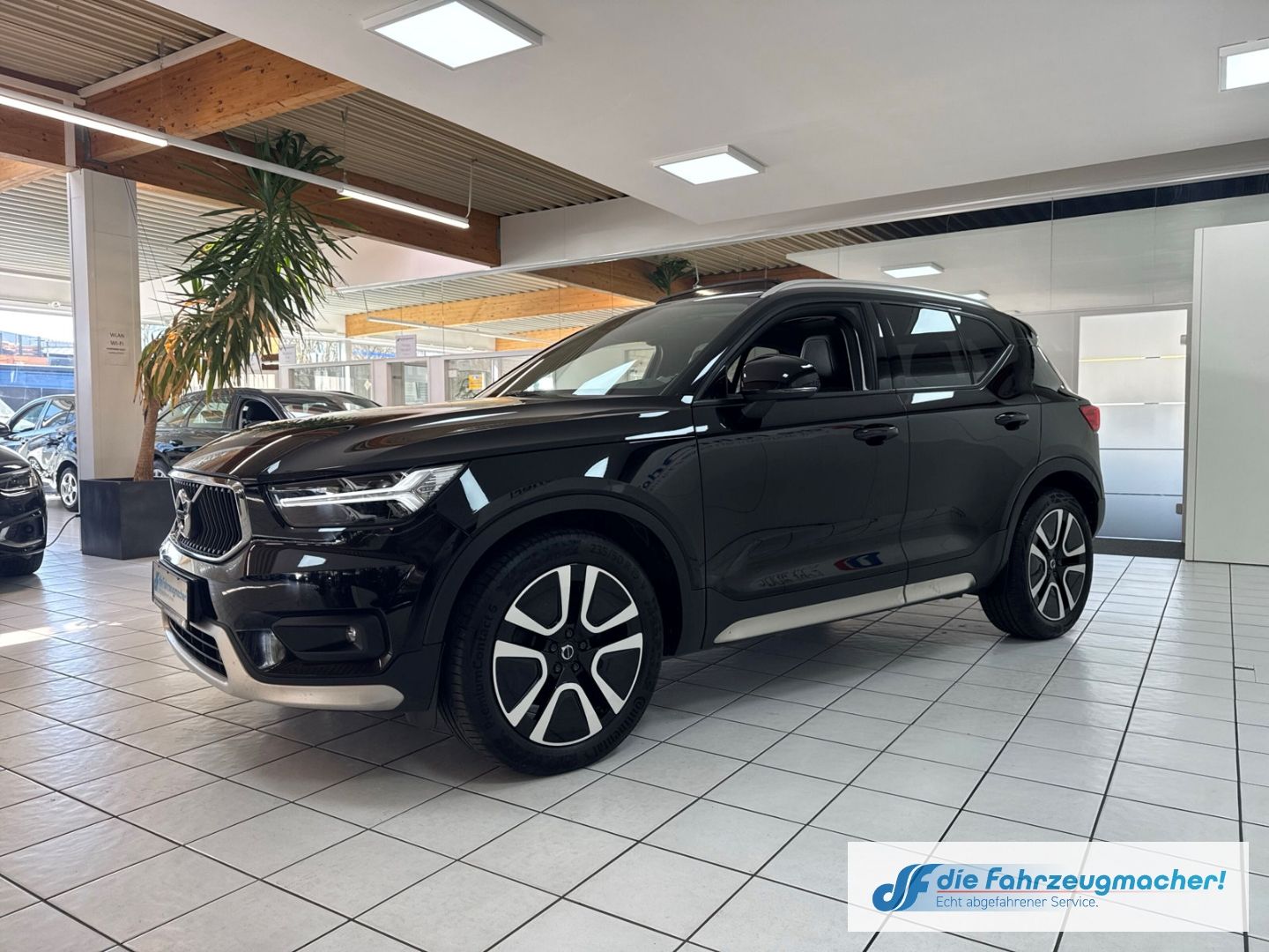 Fahrzeugabbildung Volvo XC40 Momentum Pro 2WD T4 Navi Digitales Cockpit