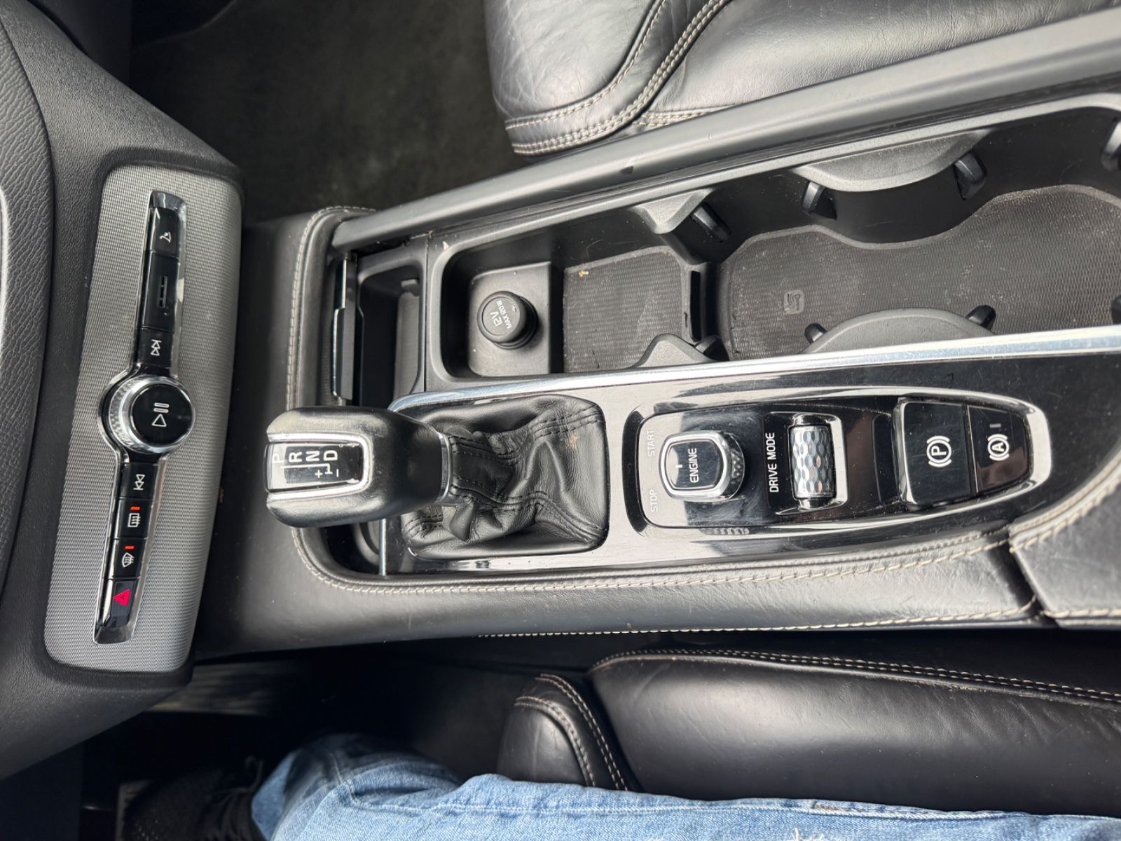 Fahrzeugabbildung Volvo XC 90 Inscription AWD Leder+Navi+LED+7Sitzer