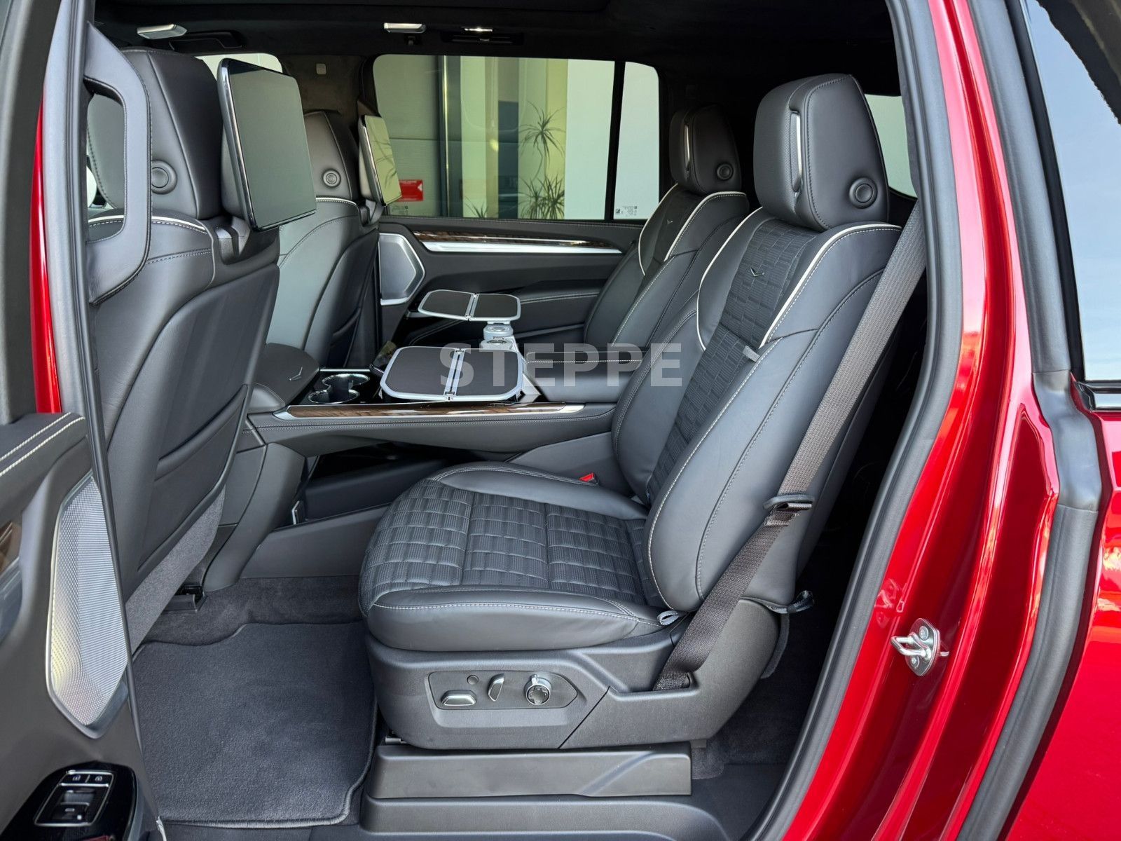 Cadillac Escalade FACELIFT MY26 6.2 V8 ESV Sport Platinum