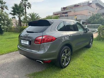 Porsche Cayenne - 5