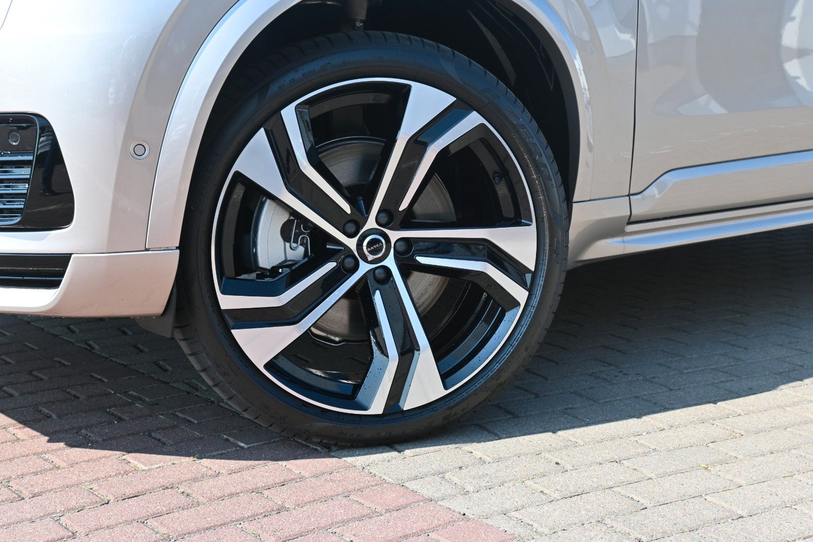 Fahrzeugabbildung Volvo XC90 Ultra Dark Recharge T8 B&W*LUFT*360*MASSAGE