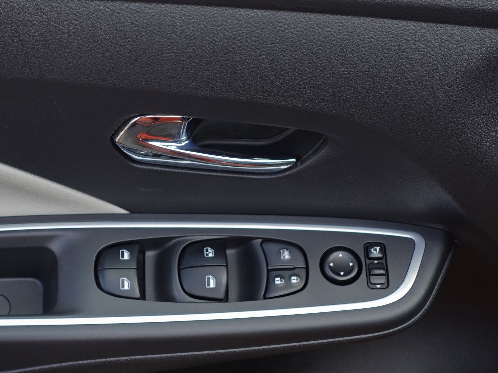 Fahrzeugabbildung Nissan Micra X-Tronic N-Design Navi BOSE DAB+ Kamera