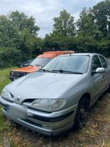 Renault Megane 1,6 Automatik TÜV neu - Renault aus 1996