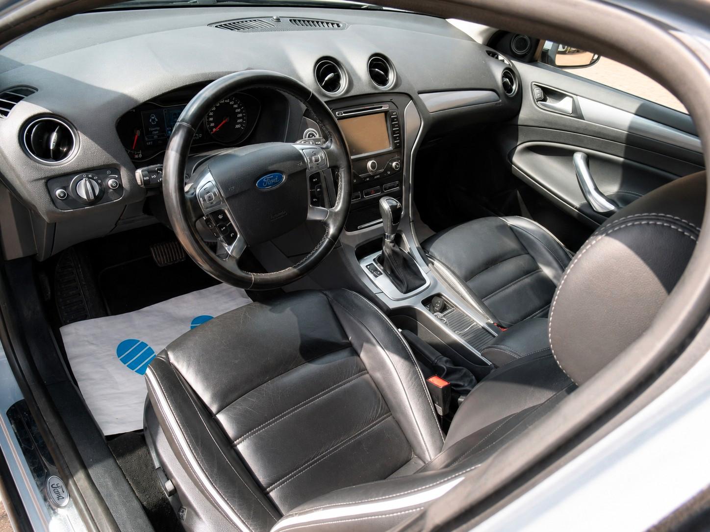 Ford Mondeo 2011 — photo 12