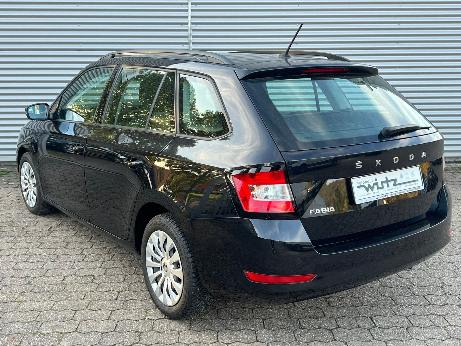 Fahrzeugabbildung SKODA Fabia Combi 1.0 TSI Smart-Link Klima