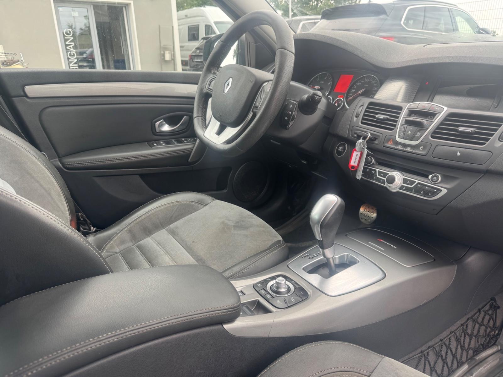 Renault Laguna 2011 — photo 11