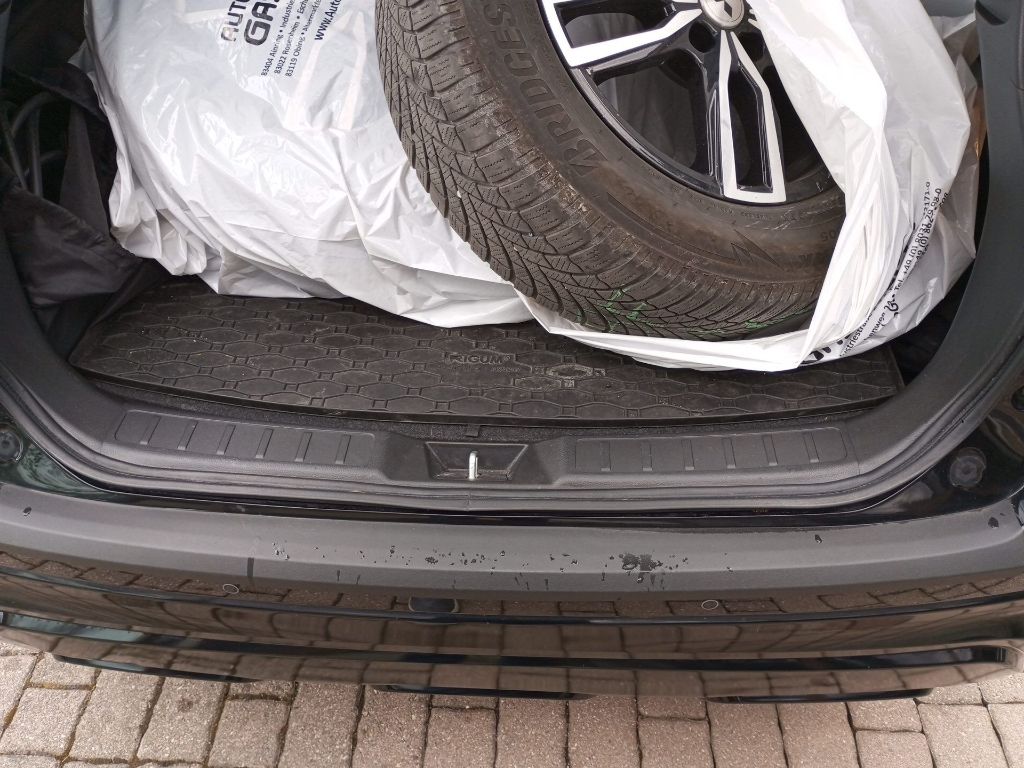 Fahrzeugabbildung Mitsubishi Eclipse Cross Plug-in Hybrid PLUS Select AHK