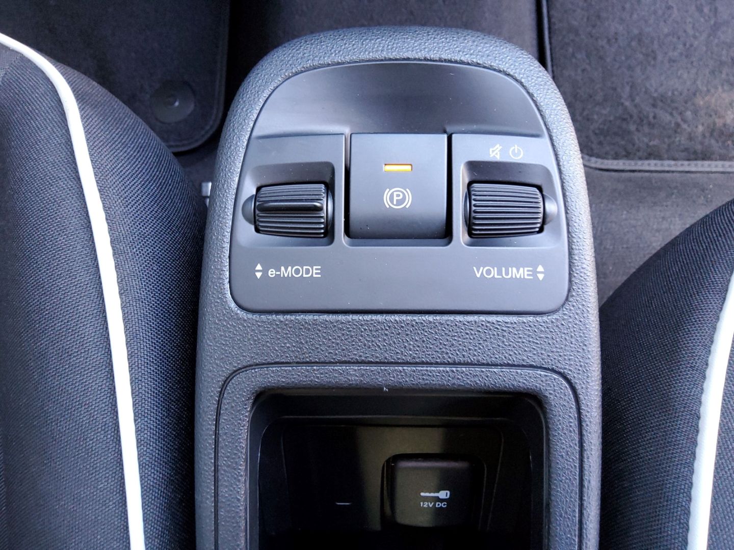 Fahrzeugabbildung Fiat 500e LED SHZ PDC DAB 360°DroneView Keyless CarPl