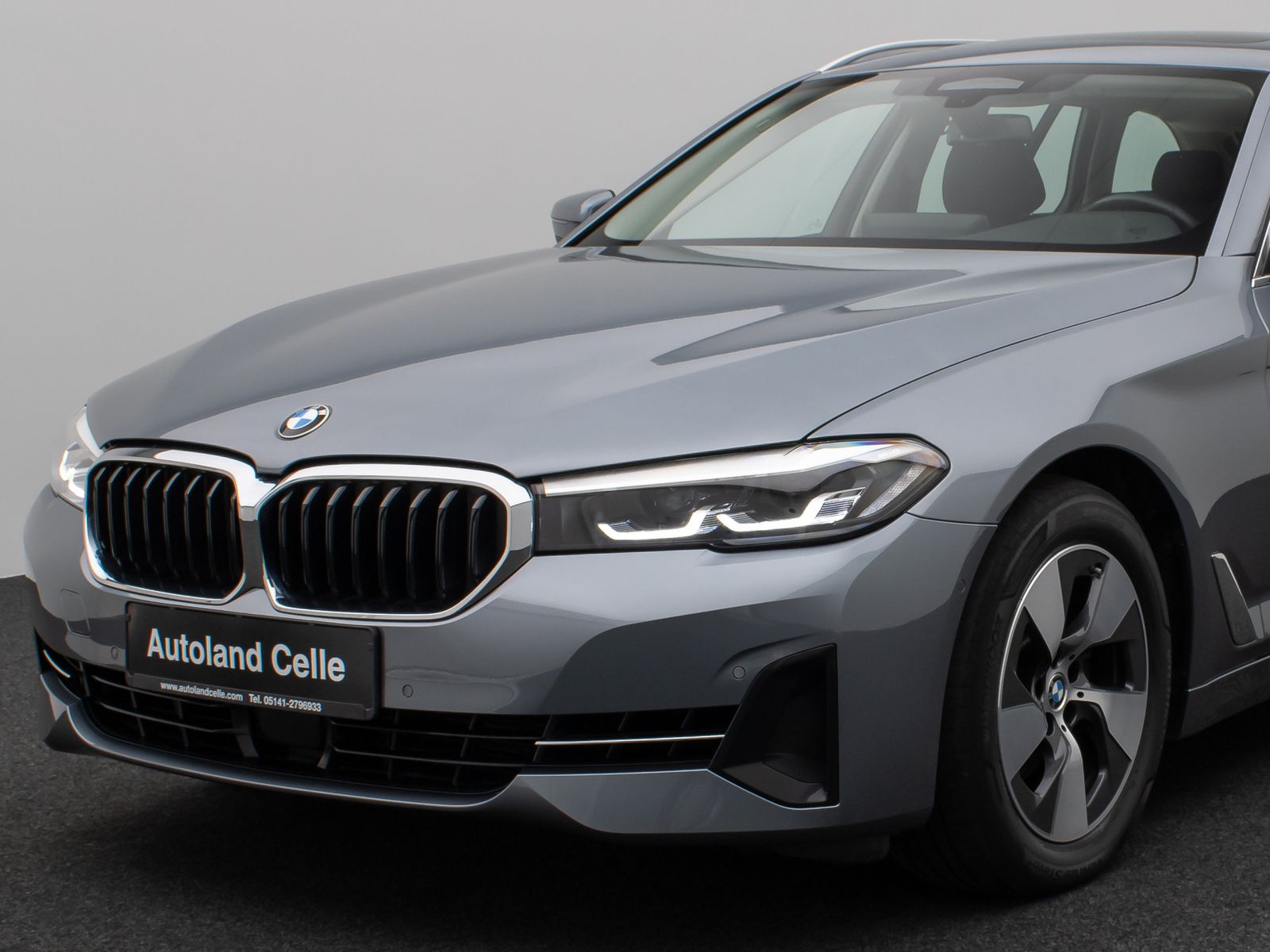 Fahrzeugabbildung BMW 520d xD Panorama Kamera DAB HiFi ACC 4xKlima