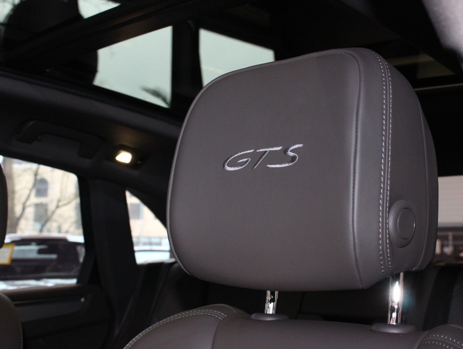 Fahrzeugabbildung Porsche Macan GTS Sport Design Sport Chrono*Pano