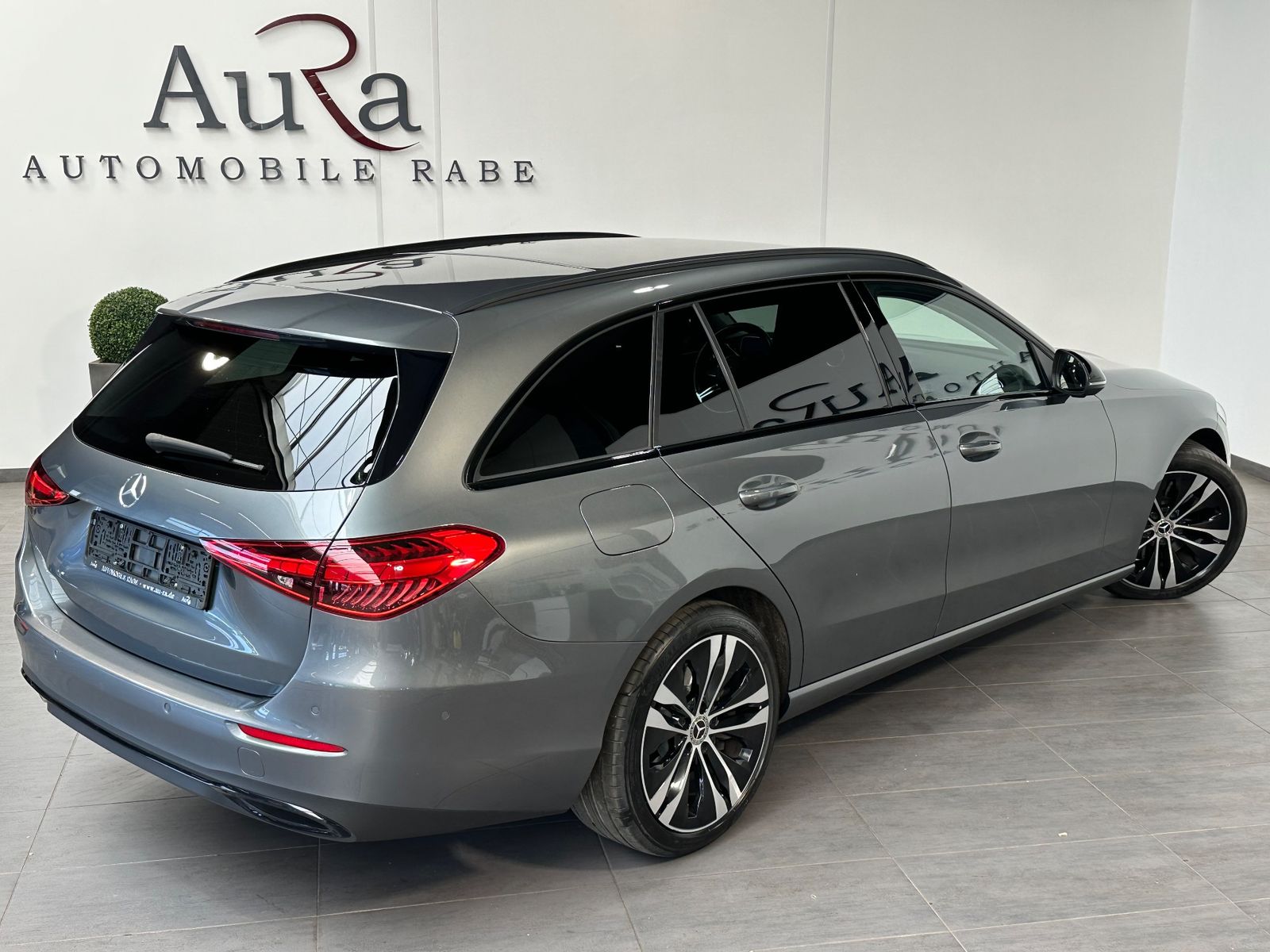 Fahrzeugabbildung Mercedes-Benz C 300 d T Avantgarde NAV+LED+AHK+DISTRONIC+18ZO