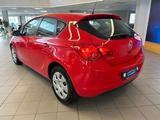 Opel Astra J Lim. 5-trg. Selection - Opel Astra: Selection
