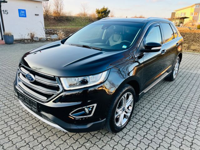 Ford Edge Titanium 4x4*AUTOM*NAVI*LEDER*AHK*4xSITZHZG