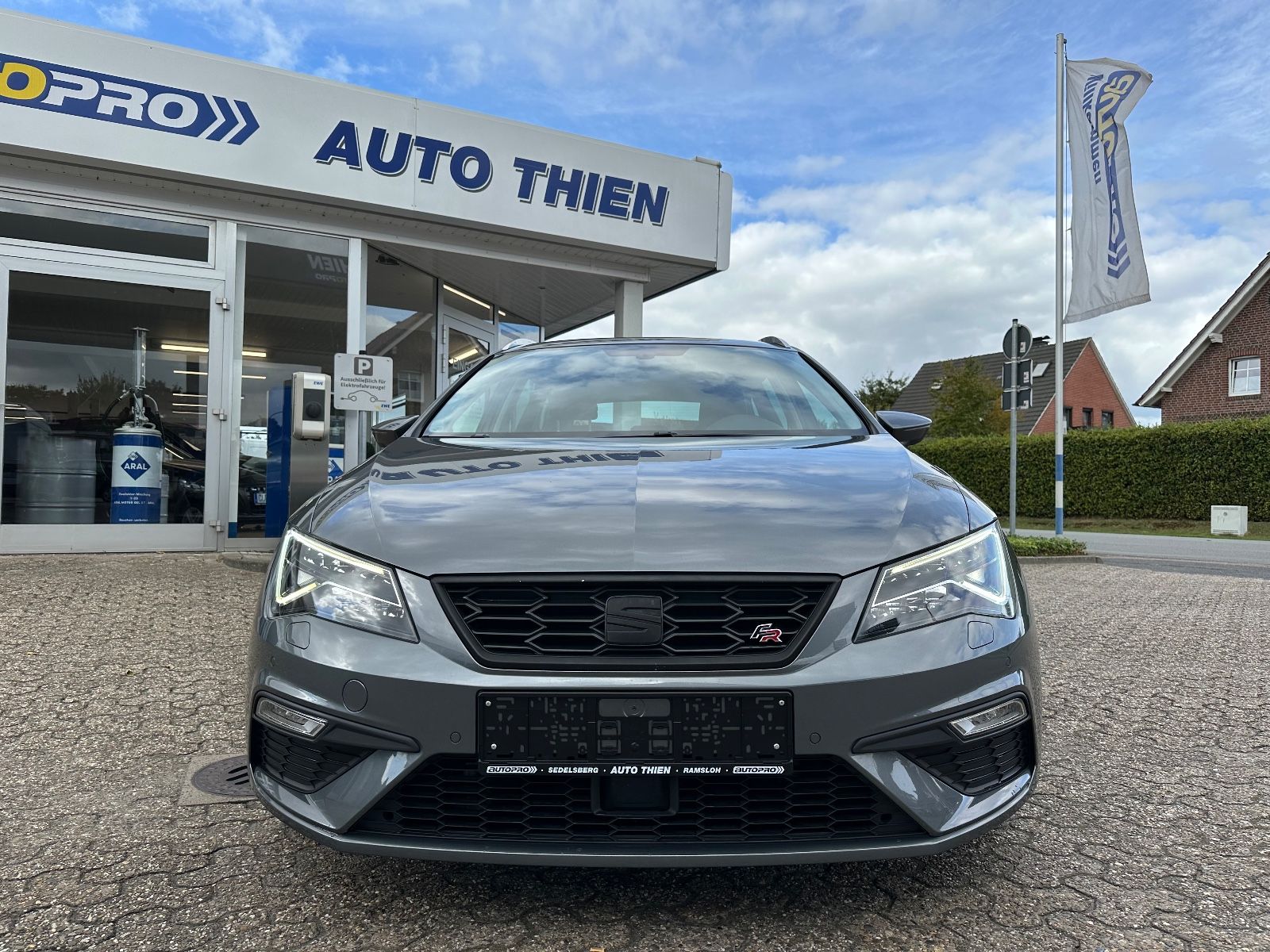 Fahrzeugabbildung SEAT Leon ST 1.4 TSI ACT FR LED/GRA/SHZG/EPH