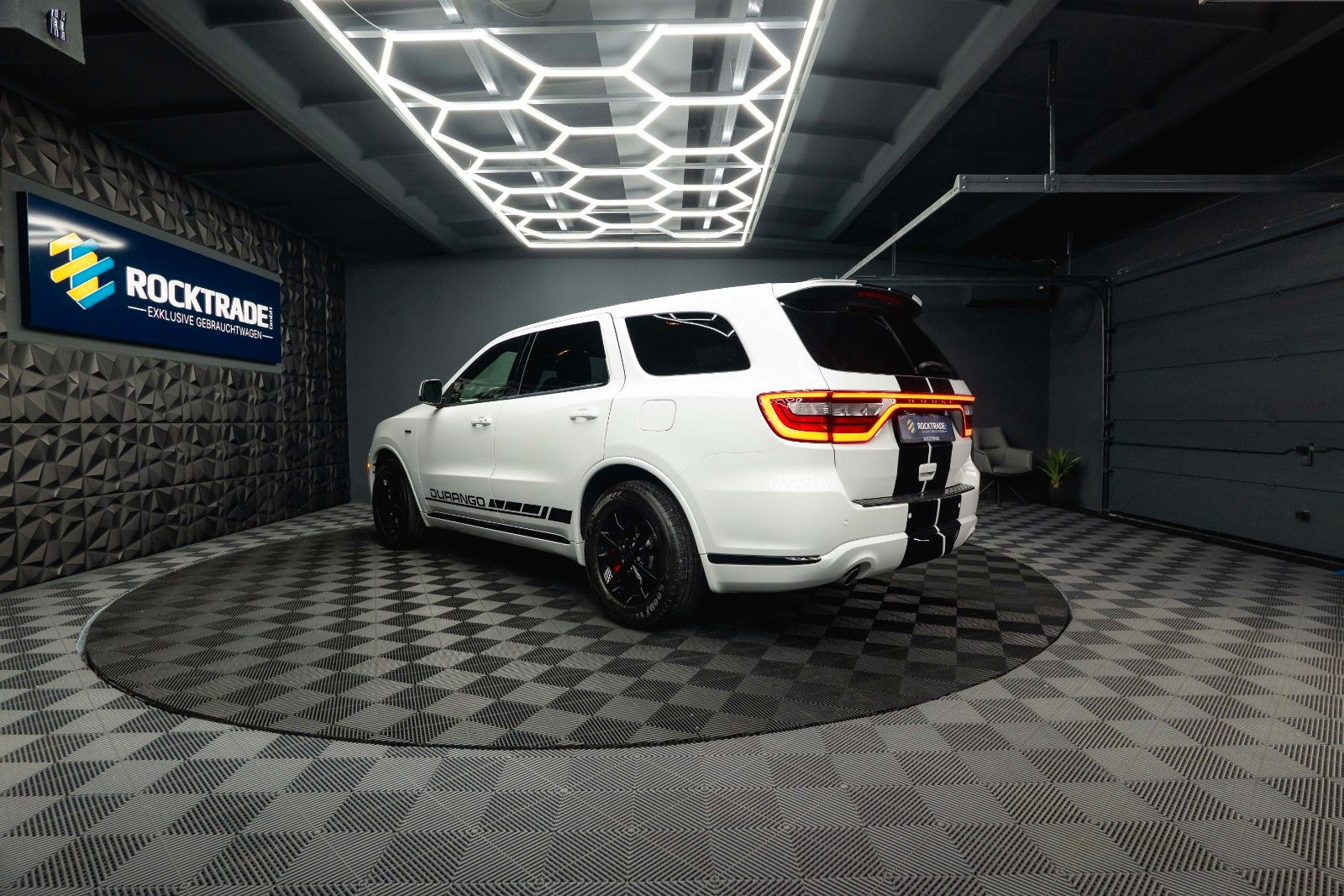 Fahrzeugabbildung Dodge Durango 5.7 V8 R/T SRT 4x4 Night-Paket Modell 22