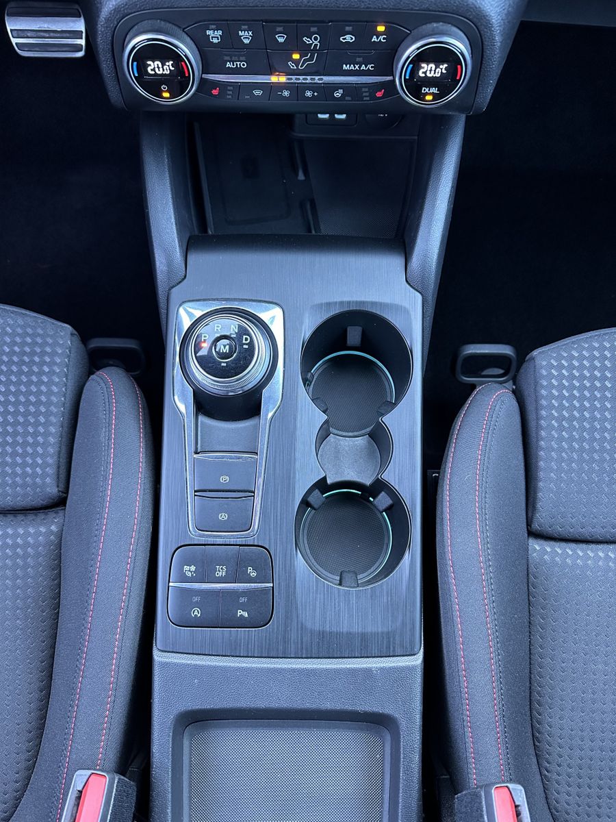 Fahrzeugabbildung Ford Focus 2.0 EB Aut. ST-Line NAV+LED+AHK+ACC+KAMERA