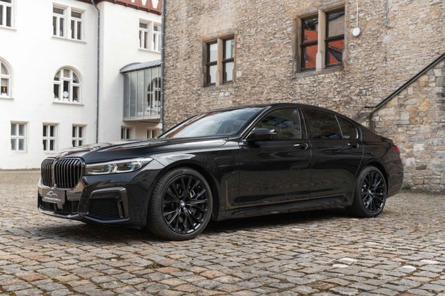 BMW 745 e M SPORT H&K LASER MASSAGE PANO 360° HUD