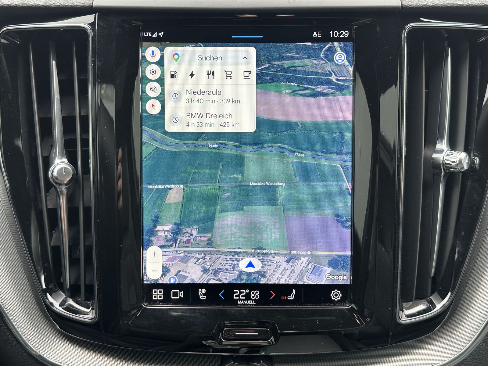 Fahrzeugabbildung Volvo XC60 T6 Plus Dark AT AWD NAV+LED+ACC+360°+PANO