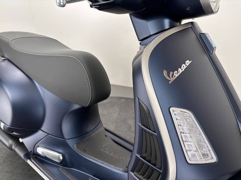 Fahrzeugabbildung Vespa GTS 300 SUPER TECH *NEUWERTIG/REMUS*