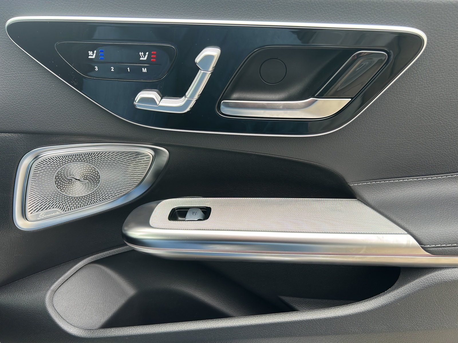 Fahrzeugabbildung Mercedes-Benz CLE 220 d Coupé AMG PSD AHK Burmester DISTR 360°