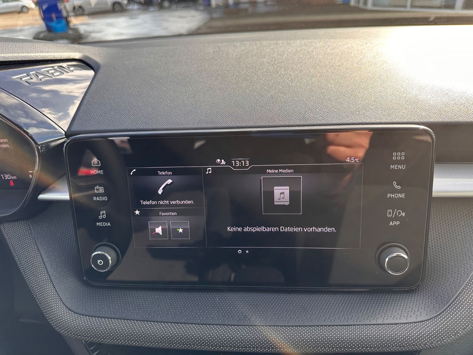 Fahrzeugabbildung SKODA Fabia Selection 1.0 TSI DSG LED/GRA/SHZG/APP