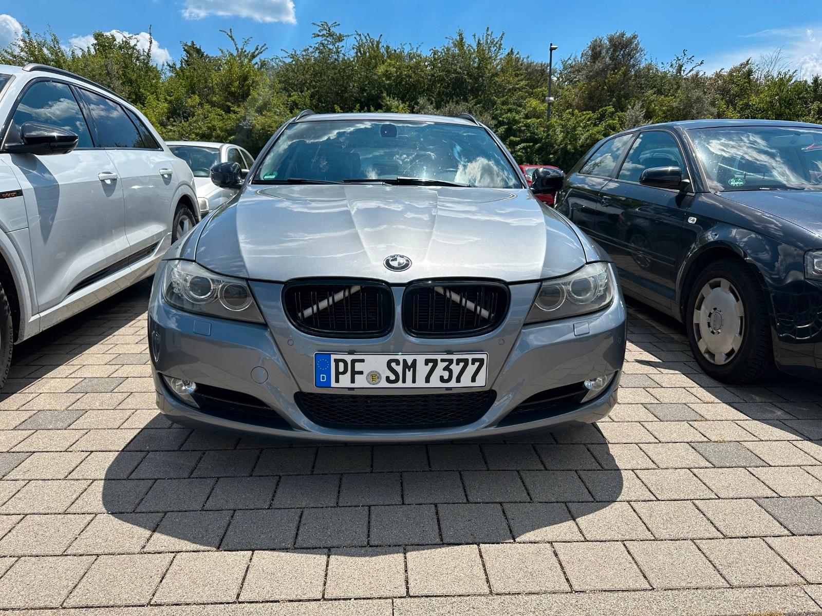 BMW 320 2011 — photo 9