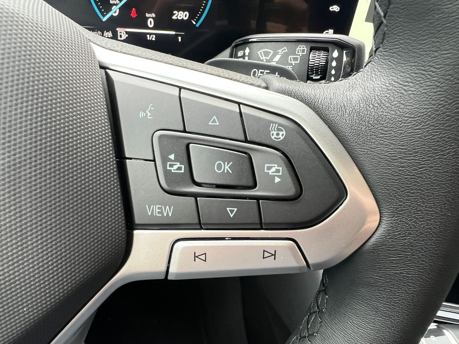 Fahrzeugabbildung Volkswagen Touareg 3.0 TDI 4MOTION *AHK, Luft, Leder, ACC,