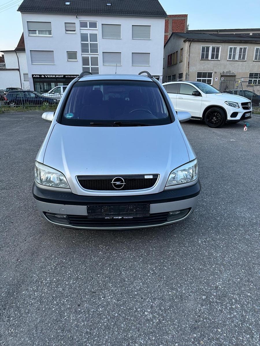 Opel Zafira 1.8 16V Selection Executive
