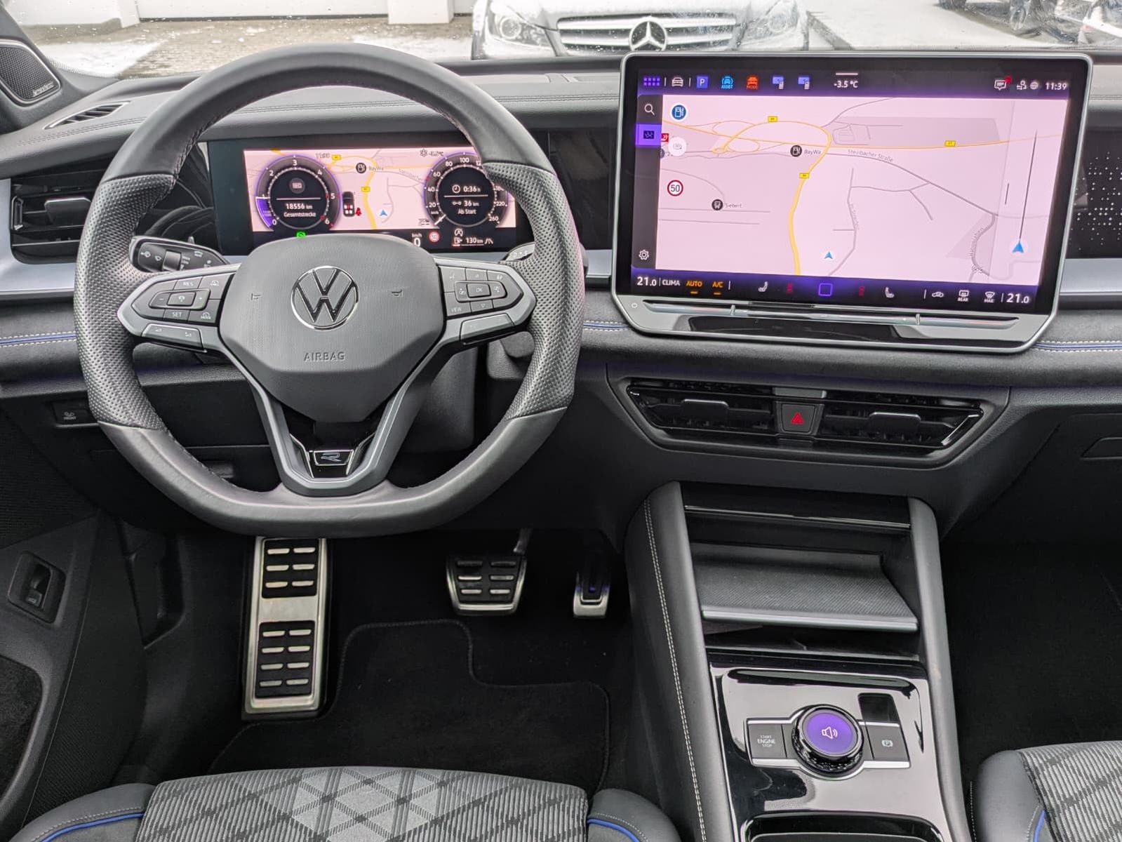 Fahrzeugabbildung Volkswagen Tayron 2.0 TDI 4M R-Line BLACK*7Si*MATRIX*PANO