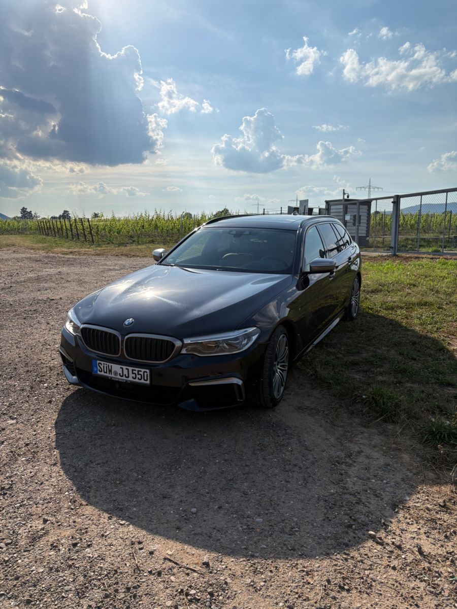 BMW M550d xDrive Touring A -