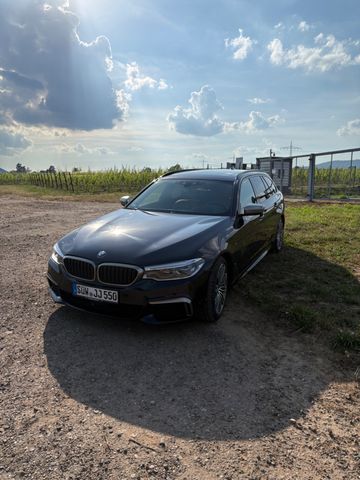 BMW M550d xDrive Touring A -