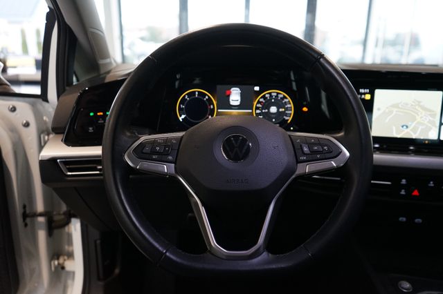 Volkswagen Golf 2.0 TDI Life | Discover Pro | Kamera