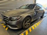 Mercedes-Benz E 300 d T Autom. -