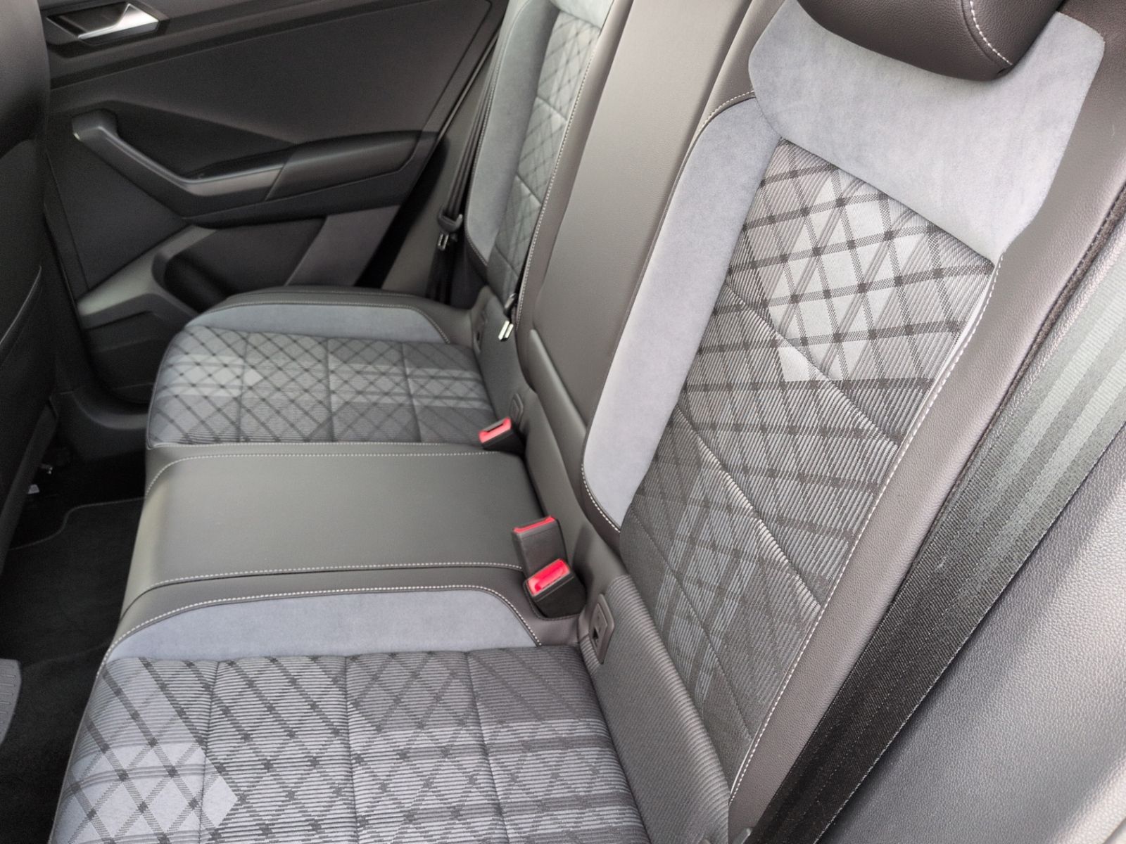 T-Roc 1.0 TSI R-Line Kamera+NAVI+APP+SHZ